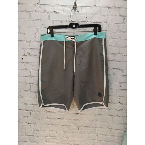 Indigenous Freedom Mens Size Medium Grey/White/Mint Swim Shorts. - Picture 3 of 5